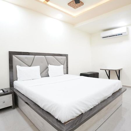 Hotel Ggc Inn Ahmedabad Eksteriør billede