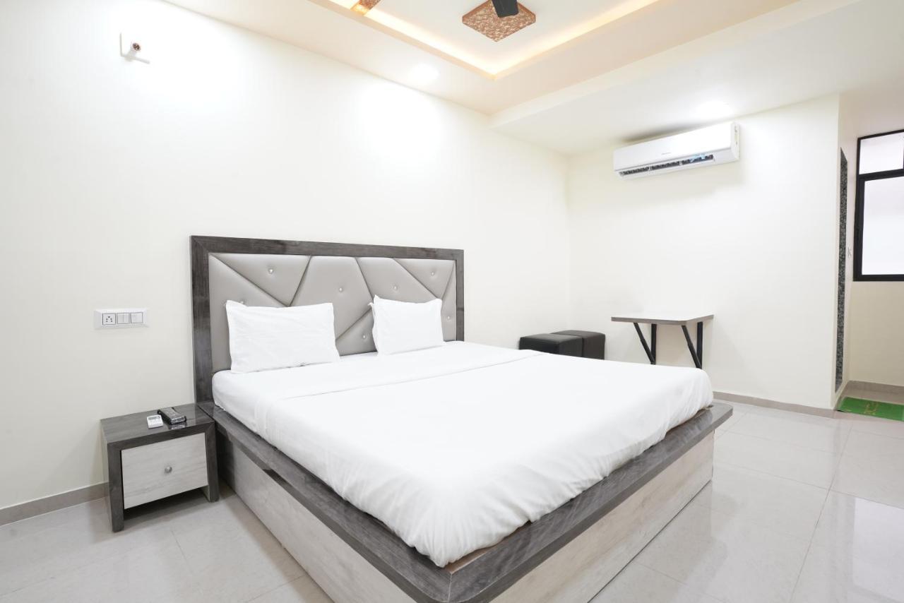 Hotel Ggc Inn Ahmedabad Eksteriør billede
