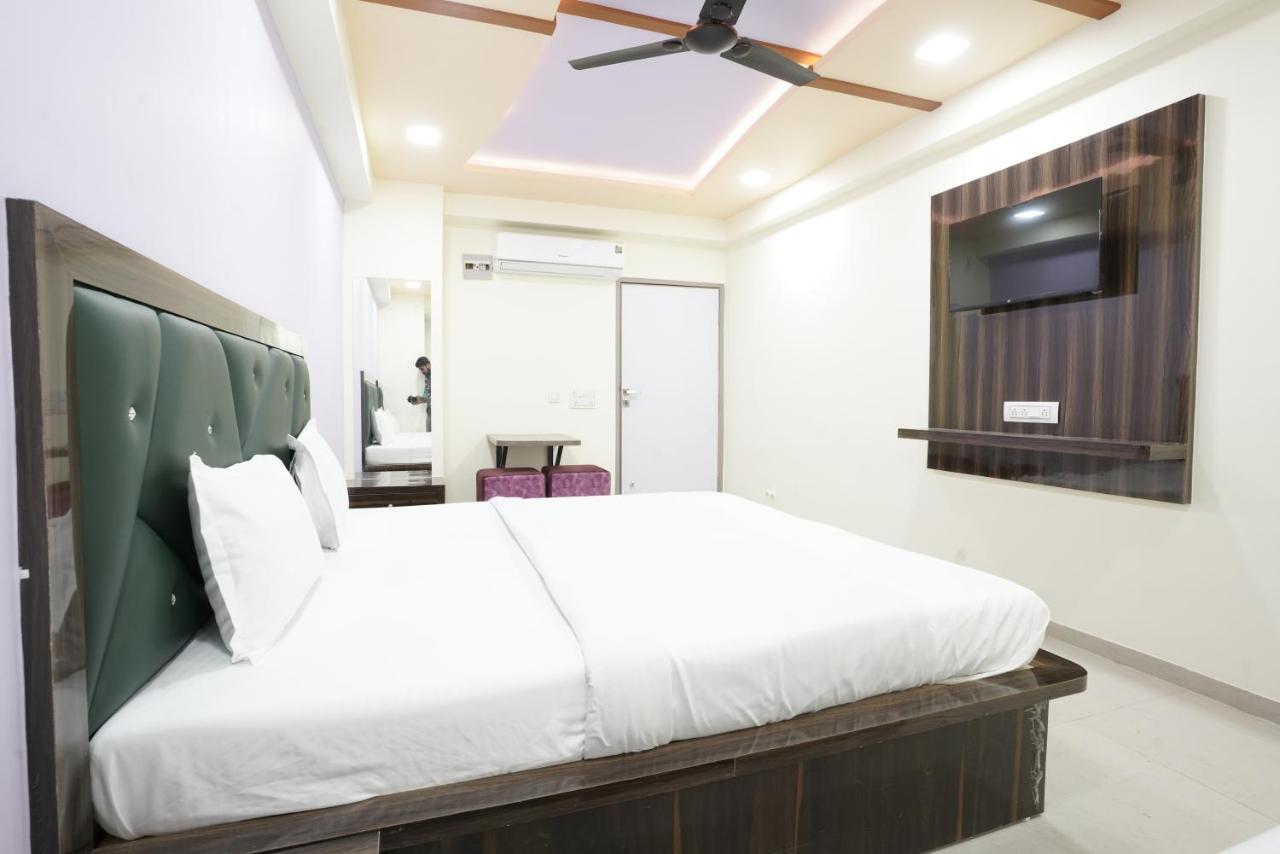 Hotel Ggc Inn Ahmedabad Eksteriør billede