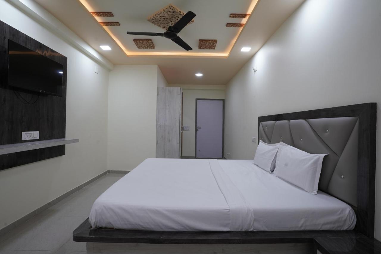 Hotel Ggc Inn Ahmedabad Eksteriør billede